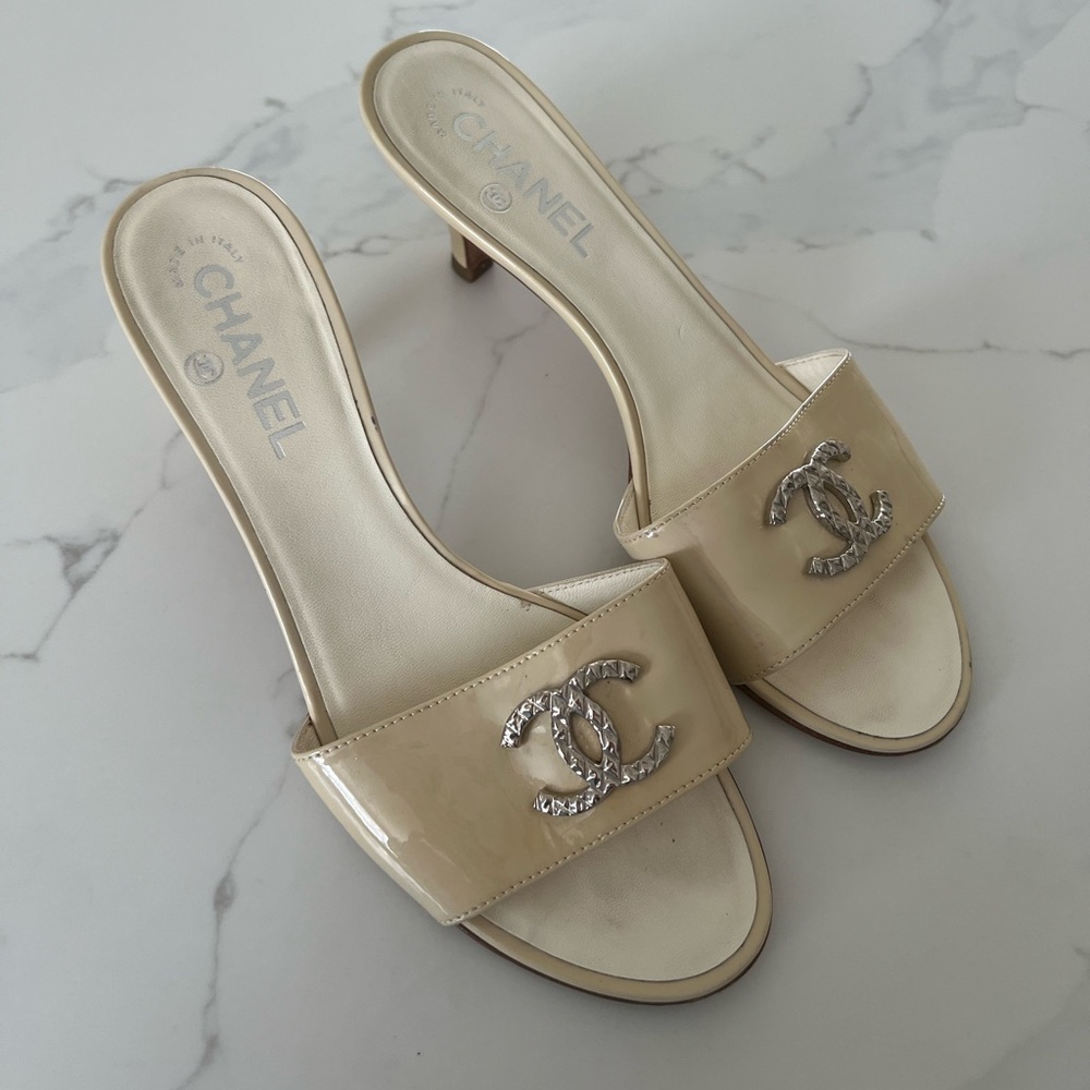 SOLD Authentic vintage Chanel mule sandals in nude - Picture 1 of 11